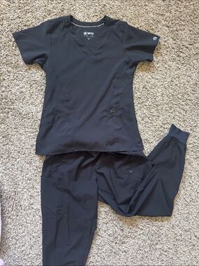 Black wonderwink V-neck Scrub Set Top & Jogger Pants